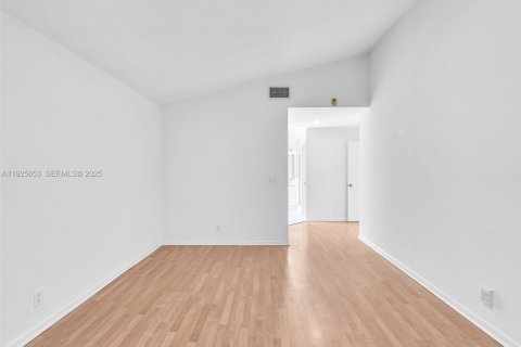 House in Weston, Florida 3 bedrooms, 155.05 sq.m. № 1986397 - photo 24