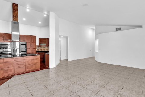 House in Weston, Florida 3 bedrooms, 155.05 sq.m. № 1986397 - photo 20