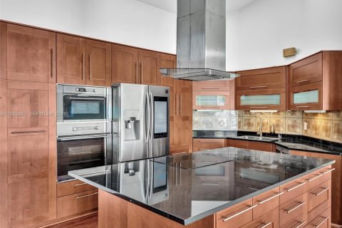 House in Weston, Florida 3 bedrooms, 155.05 sq.m. № 1986397 - photo 11