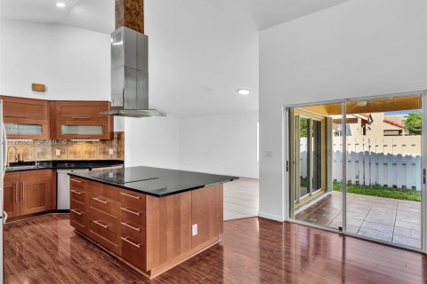 House in Weston, Florida 3 bedrooms, 155.05 sq.m. № 1986397 - photo 9