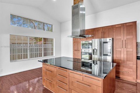 House in Weston, Florida 3 bedrooms, 155.05 sq.m. № 1986397 - photo 7