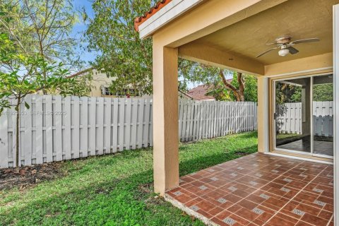 House in Weston, Florida 3 bedrooms, 155.05 sq.m. № 1986397 - photo 18