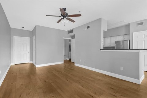 Condo in Tampa, Florida, 1 bedroom № 2214921 - photo 4