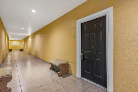 Condo in Tampa, Florida, 1 bedroom № 2214921 - photo 2