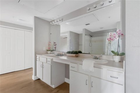 Condo in Tampa, Florida, 1 bedroom № 2214921 - photo 11