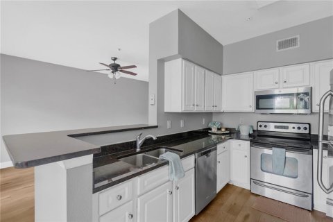 Condo in Tampa, Florida, 1 bedroom № 2214921 - photo 6