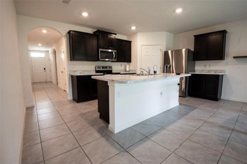 House in Palm Bay, Florida 4 bedrooms, 170.01 sq.m. № 1767987 - photo 19