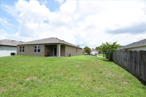 House in Palm Bay, Florida 4 bedrooms, 170.01 sq.m. № 1767987 - photo 5