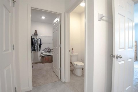 House in Palm Bay, Florida 4 bedrooms, 170.01 sq.m. № 1767987 - photo 26