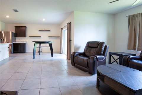 House in Palm Bay, Florida 4 bedrooms, 170.01 sq.m. № 1767987 - photo 22
