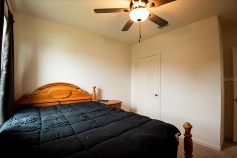 House in Palm Bay, Florida 4 bedrooms, 170.01 sq.m. № 1767987 - photo 10