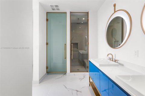 Condo in Miami, Florida, 4 bedrooms  № 1441434 - photo 28