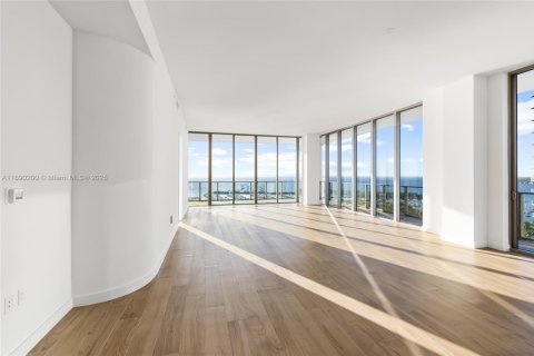 Condo in Miami, Florida, 4 bedrooms  № 1441434 - photo 9