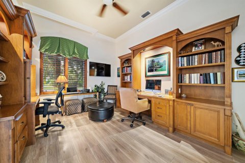 House in West Palm Beach, Florida 3 bedrooms, 346.8 sq.m. № 2146765 - photo 20