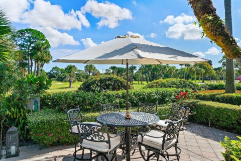 House in West Palm Beach, Florida 3 bedrooms, 346.8 sq.m. № 2146765 - photo 12
