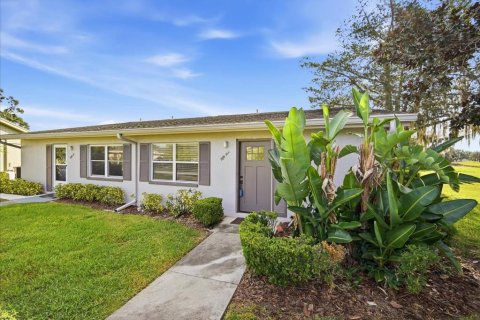 Condo in Sun City Center, Florida, 2 bedrooms  № 2395907 - photo 25