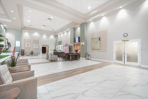 Condo in Sun City Center, Florida, 2 bedrooms  № 2395907 - photo 28