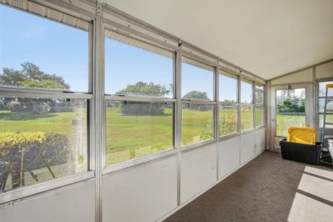 Condo in Sun City Center, Florida, 2 bedrooms  № 2395907 - photo 20