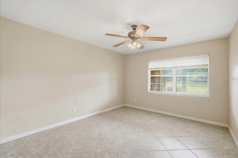 Condo in Sun City Center, Florida, 2 bedrooms  № 2395907 - photo 15