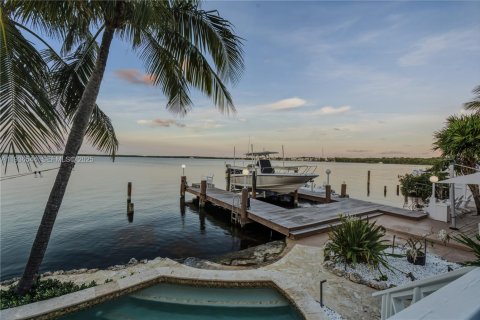 House in Key Largo, Florida 3 bedrooms, 242.29 sq.m. № 1994456 - photo 13
