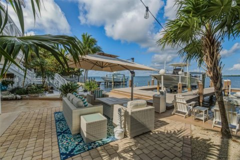 House in Key Largo, Florida 3 bedrooms, 242.29 sq.m. № 1994456 - photo 18