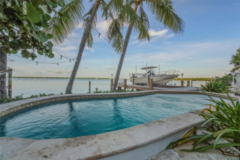 House in Key Largo, Florida 3 bedrooms, 242.29 sq.m. № 1994456 - photo 28