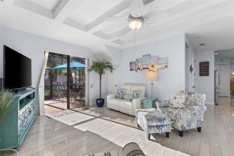 House in Bradenton, Florida 5 bedrooms, 304.72 sq.m. № 1517643 - photo 11