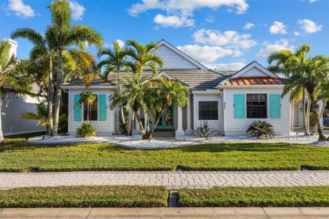 House in Bradenton, Florida 5 bedrooms, 304.72 sq.m. № 1517643 - photo 1