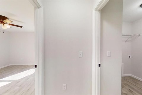 House in Ocala, Florida 3 bedrooms, 112.32 sq.m. № 2097449 - photo 4
