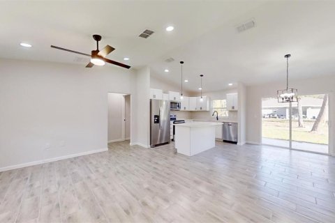 House in Ocala, Florida 3 bedrooms, 112.32 sq.m. № 2097449 - photo 2