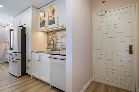 Condo in Boca Raton, Florida, 2 bedrooms  № 2392637 - photo 11