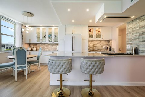 Condo in Boca Raton, Florida, 2 bedrooms  № 2392637 - photo 8