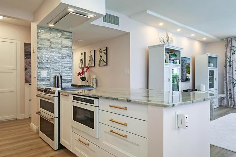 Condo in Boca Raton, Florida, 2 bedrooms  № 2392637 - photo 7