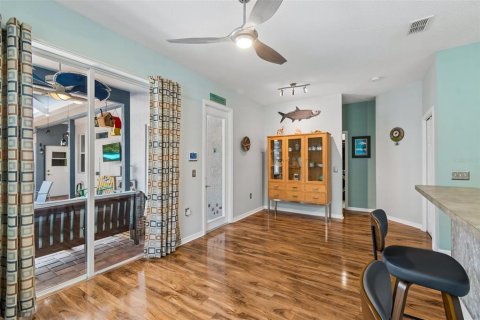 House in New Port Richey, Florida 3 bedrooms, 173.91 sq.m. № 2151811 - photo 22
