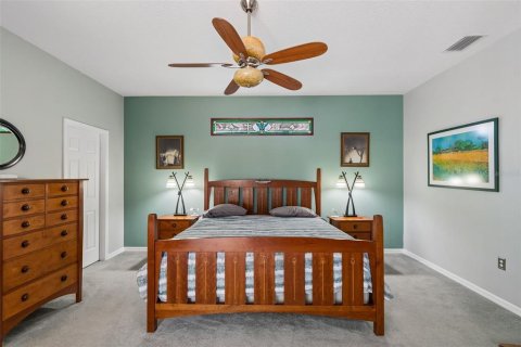House in New Port Richey, Florida 3 bedrooms, 173.91 sq.m. № 2151811 - photo 28