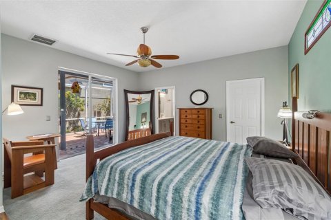 House in New Port Richey, Florida 3 bedrooms, 173.91 sq.m. № 2151811 - photo 26