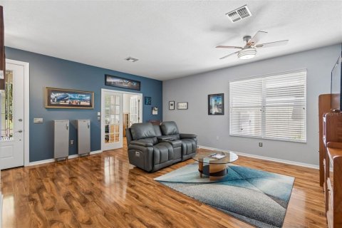 House in New Port Richey, Florida 3 bedrooms, 173.91 sq.m. № 2151811 - photo 7