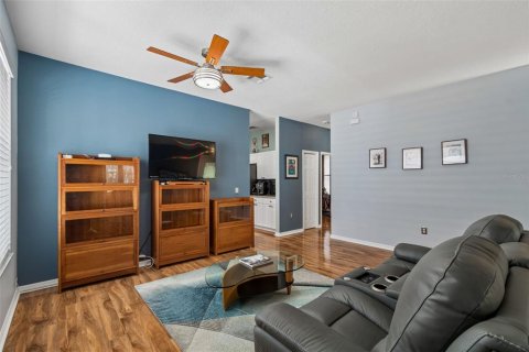House in New Port Richey, Florida 3 bedrooms, 173.91 sq.m. № 2151811 - photo 9