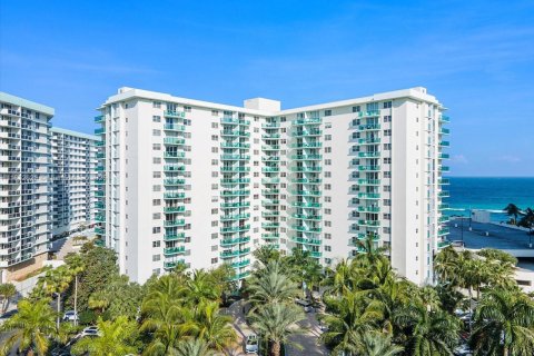 Condo in Hollywood, Florida, 2 bedrooms  № 1814208 - photo 2