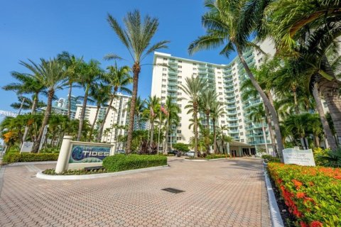Condo in Hollywood, Florida, 2 bedrooms  № 1814208 - photo 3