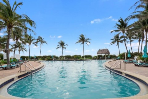 Condo in Hollywood, Florida, 2 bedrooms  № 1814208 - photo 23