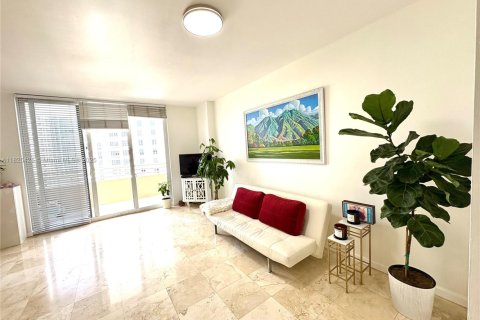 Condo in Miami, Florida, 1 bedroom № 1920722 - photo 3