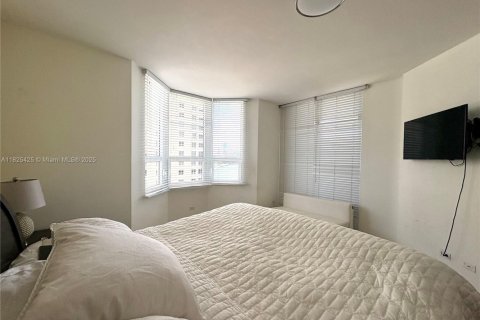 Condo in Miami, Florida, 1 bedroom № 1920722 - photo 8