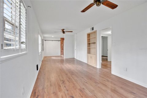 Villa ou maison à vendre à Longwood, Floride: 4 chambres, 152.92 m2 № 2390883 - photo 7