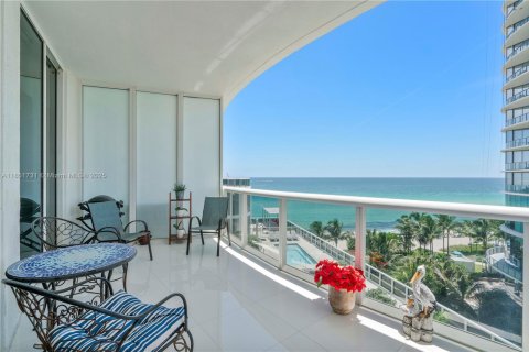 Copropriété à vendre à Sunny Isles Beach, Floride: 2 chambres, 193.61 m2 № 1962551 - photo 2