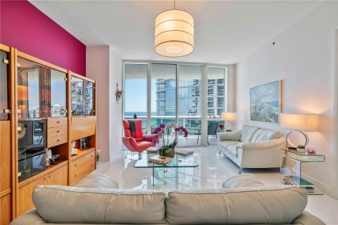 Copropriété à vendre à Sunny Isles Beach, Floride: 2 chambres, 193.61 m2 № 1962551 - photo 11