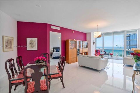 Copropriété à vendre à Sunny Isles Beach, Floride: 2 chambres, 193.61 m2 № 1962551 - photo 3
