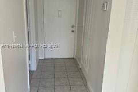 Condo in Davie, Florida, 2 bedrooms  № 2062221 - photo 18