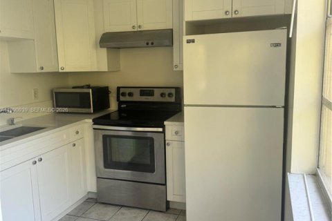 Condo in Davie, Florida, 2 bedrooms  № 2062221 - photo 2
