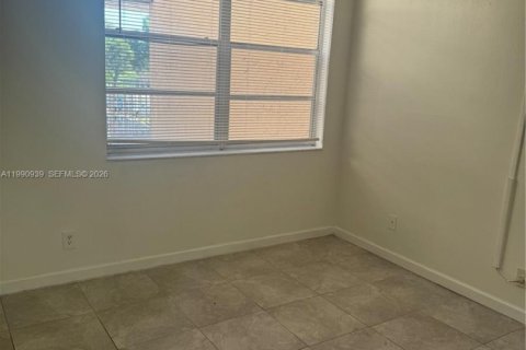 Condo in Davie, Florida, 2 bedrooms  № 2062221 - photo 13
